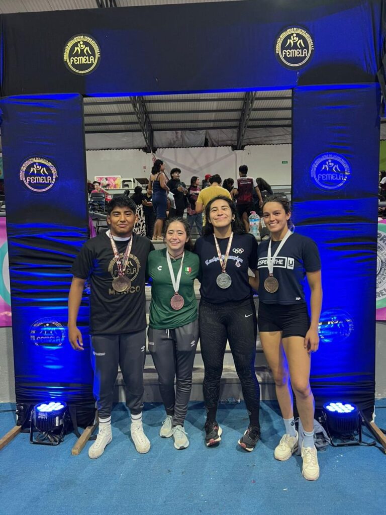 SELECCIÓN TLAXCALTECA DE LUCHAS ASOCIADAS CONQUISTA 10 MEDALLAS EN EL GRAND PRIX NACIONAL