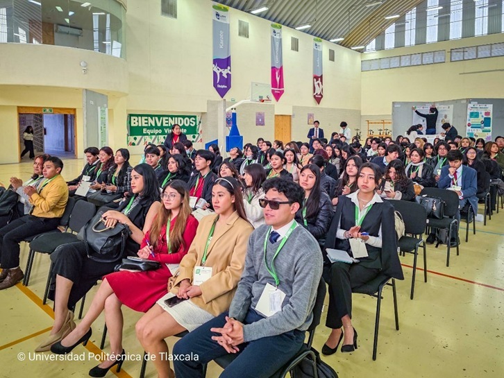 UPTLAX fortalece investigación científica con ciclo de conferencias y talleres especializados en biotecnología 2025