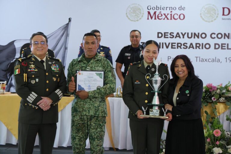 Gobernadora Lorena Cuéllar Asiste al 113 Aniversario del Ejército; Recibe Respaldo de las Fuerzas Armadas en Tlaxcala