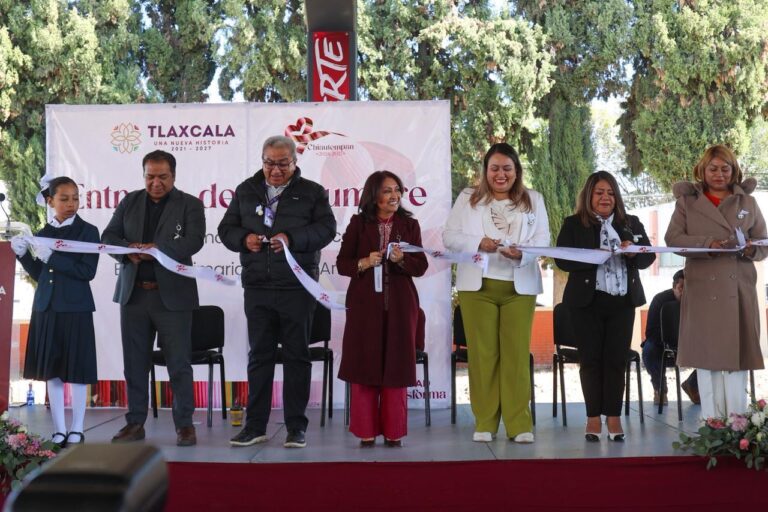 Gobernadora Entrega Nueva Techumbre en Beneficio de más de mil 200 Alumnos de Chiautempan