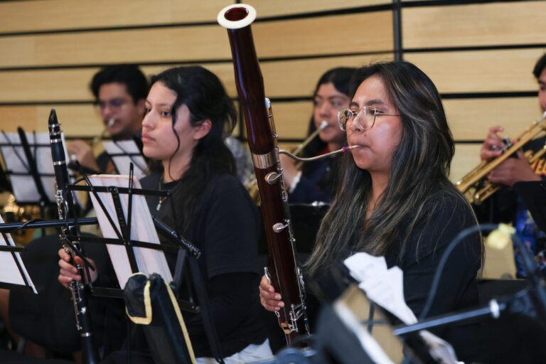 Alumnos de la escuela de música reinterpretan el himno de Tlaxcala; gobernadora impulsa talento joven