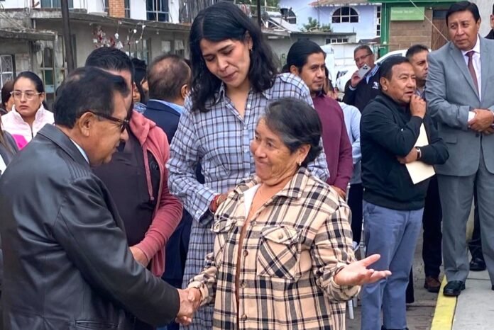 5 Rector de la UATx y presidenta de Tlaxco inauguran 1
