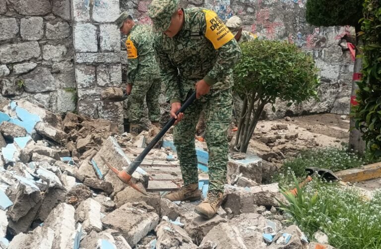 Fuerzas Armadas Brindan Apoyo a Familias Afectadas por Derrumbe en Apizaco